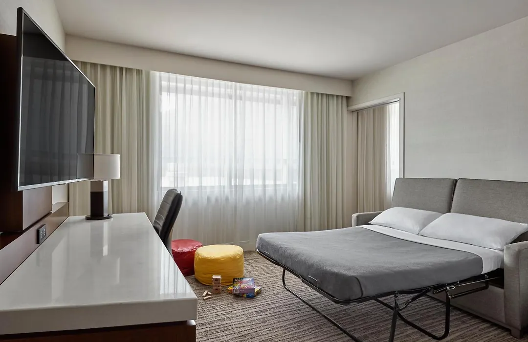 Calgary Airport Marriott In-Terminal Hotel-1